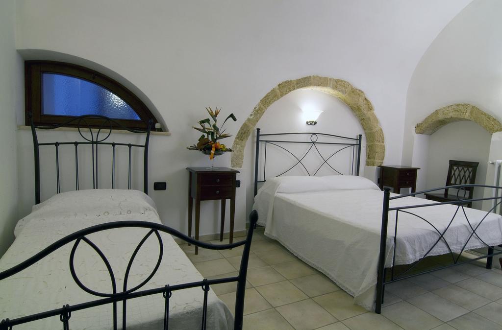 B&B Altrov'E Parabita Quarto foto